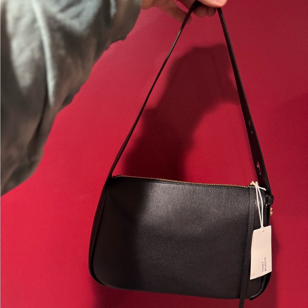 Tory Burch Regular Size Romy Shoulder Bag in Black